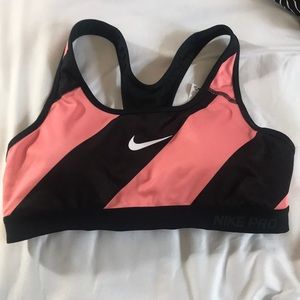 NIKE SPORTS BRA